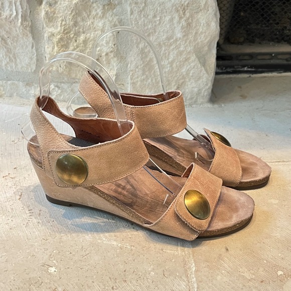 Taos‎ Carousel Tan Leather Wedge Sandal Size 9/9.5 - Picture 5 of 8